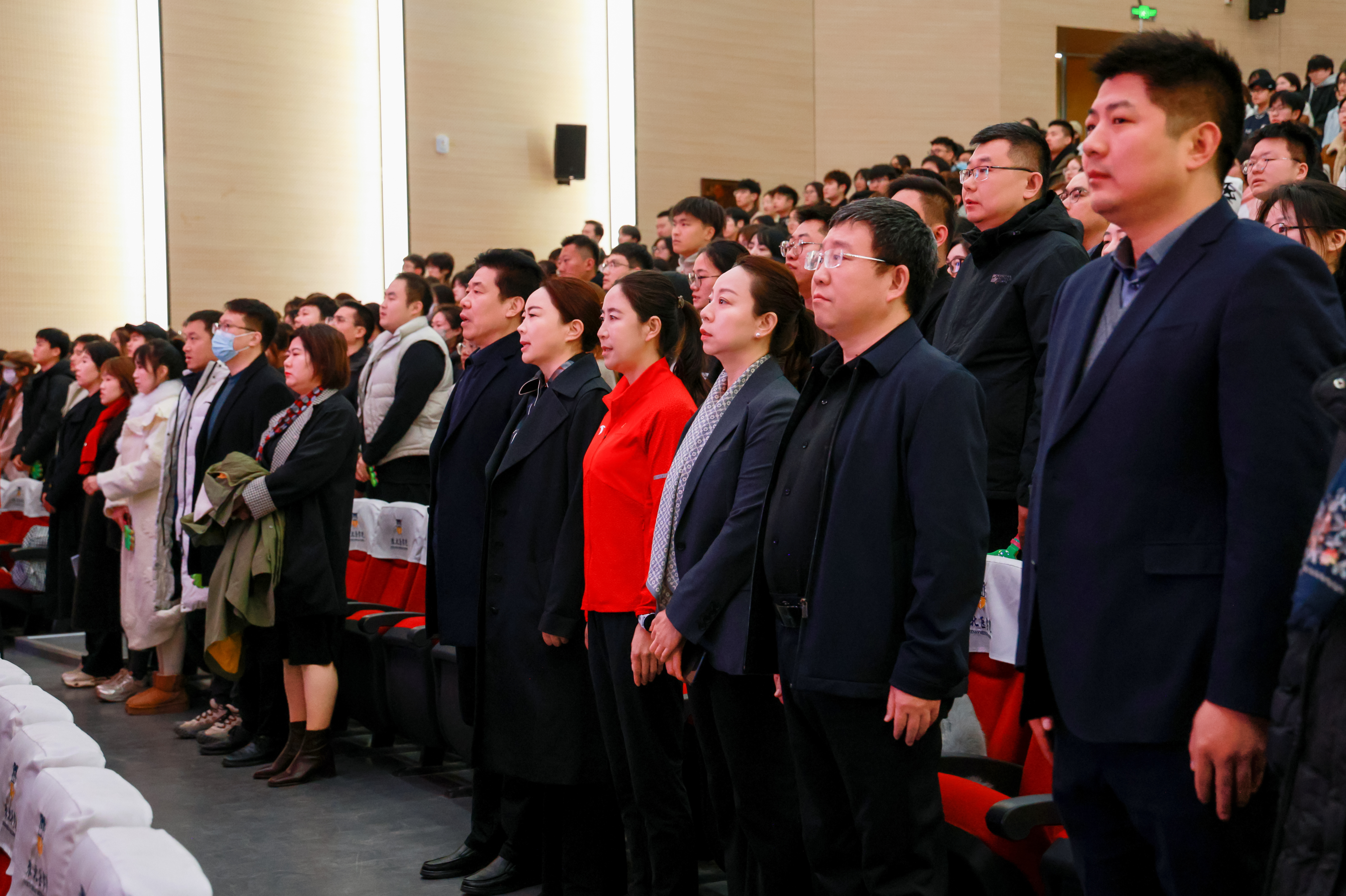奥运冠军王丽萍受聘我校荣誉教授 倾情诠释“天道酬勤”的冠军人生